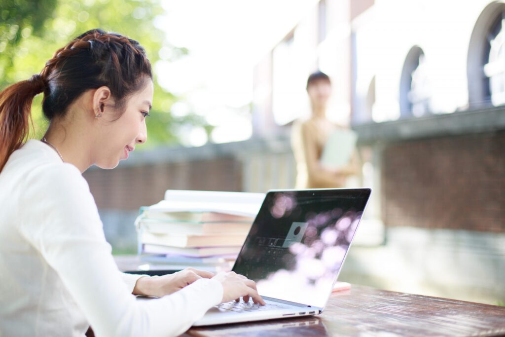 Arizona student engaging in flexible, accredited online learning through EDUPRIZE Online.