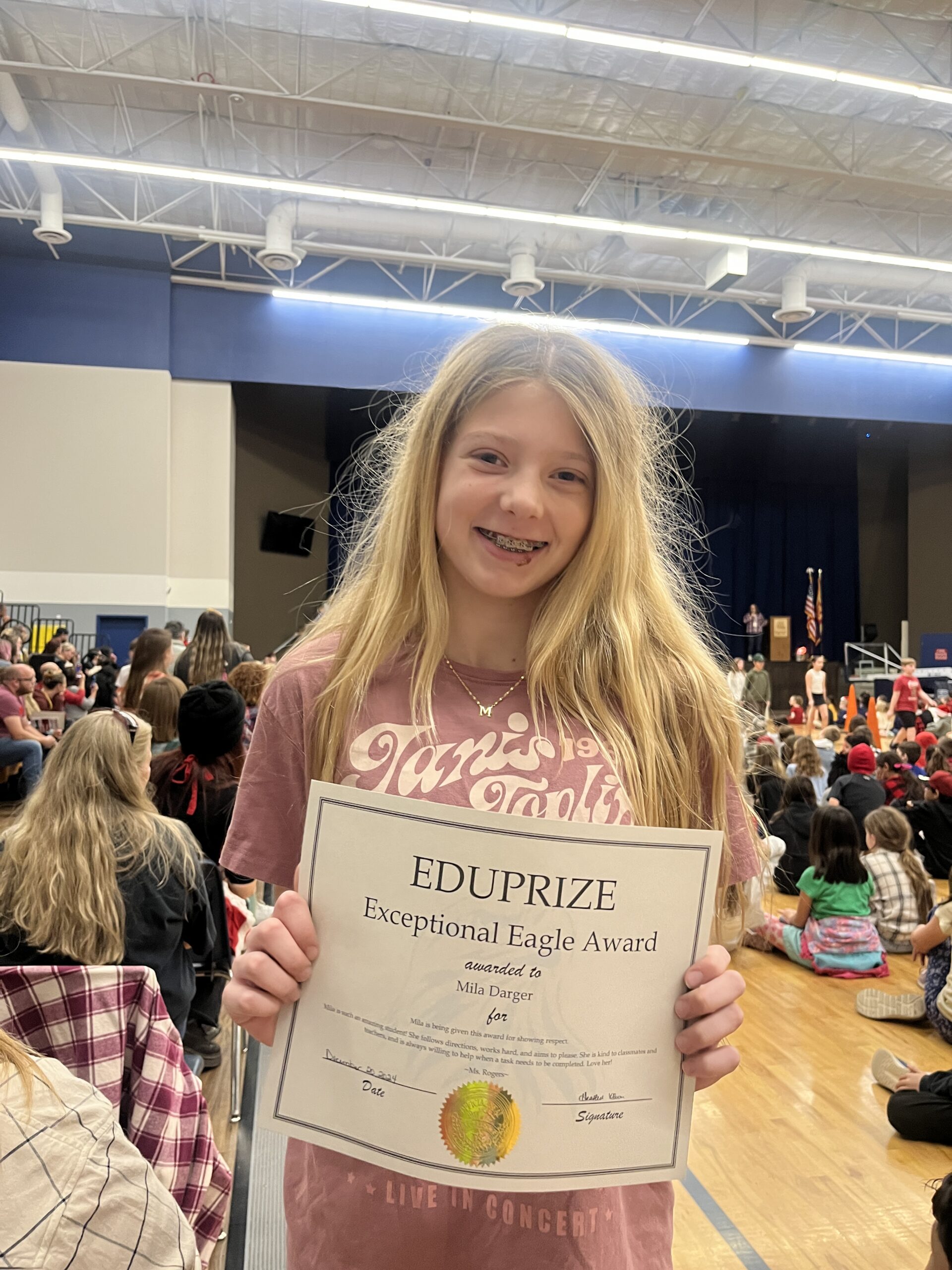 Estudiantes en EDUPRIZE Gilbert escuela charter K-12 en salón de clases